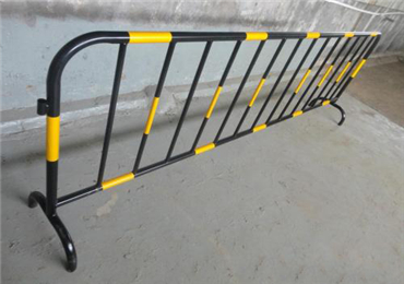 新疆鐵馬護(hù)欄